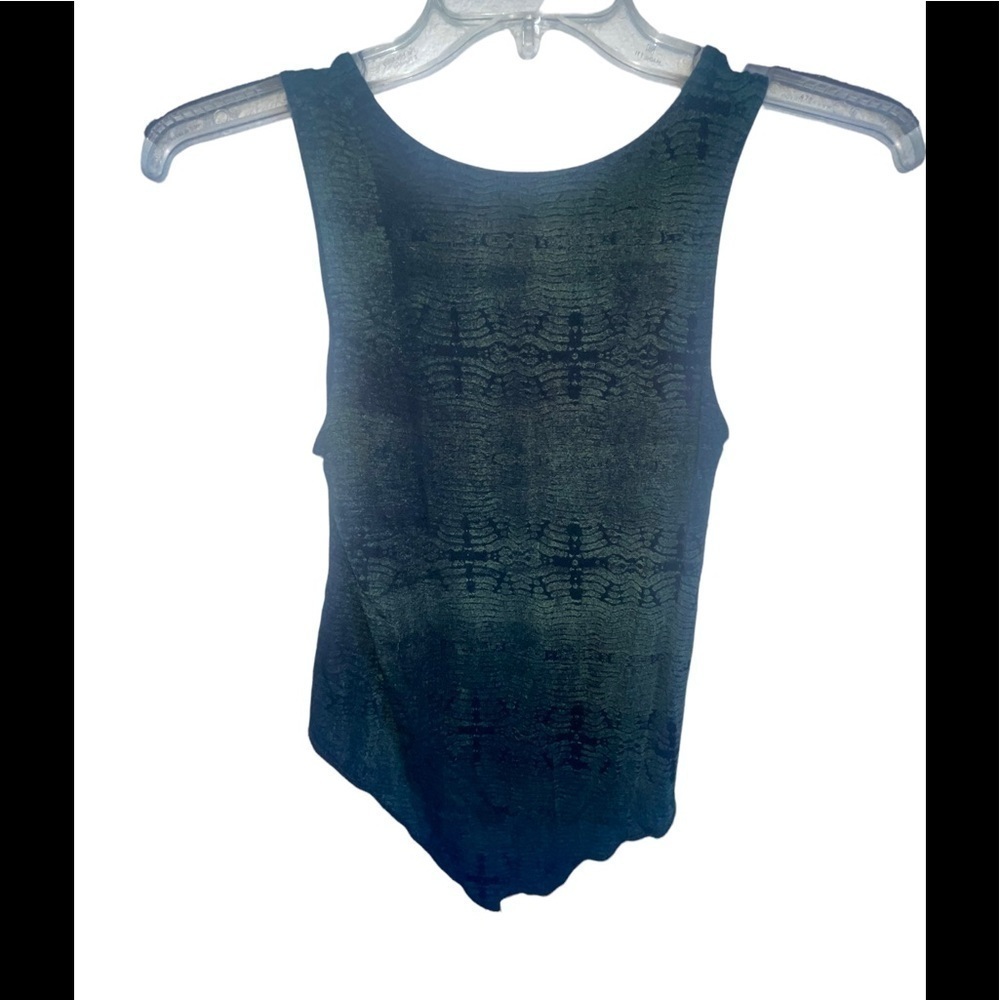 Kathmandu Imports Tank. standard Size - Small - Medium. - Picture 7 of 8